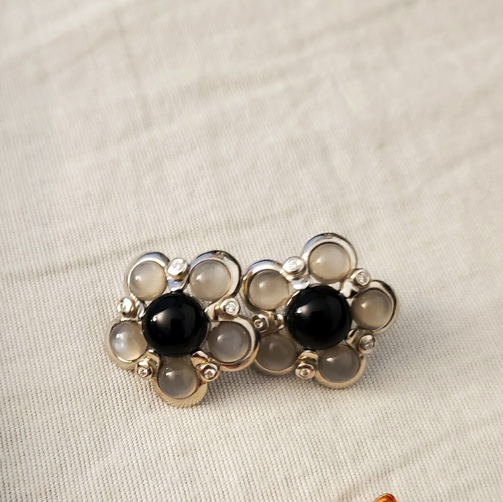 Hespera moonstone black onyx bubble flower earring